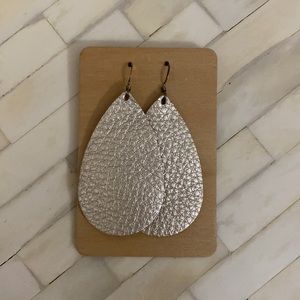 Nickel&Suede small champagne drop earrings